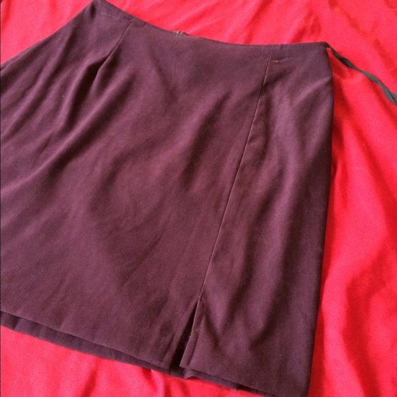 Purple skirt suit - Picture 3 of 3